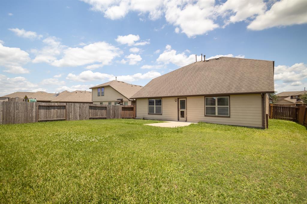 9726 Shimmering Lakes Drive, Rosharon, Texas image 6