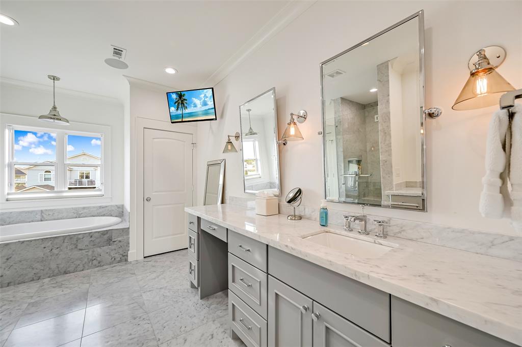 3307 Eckert Drive, Galveston, Texas image 28