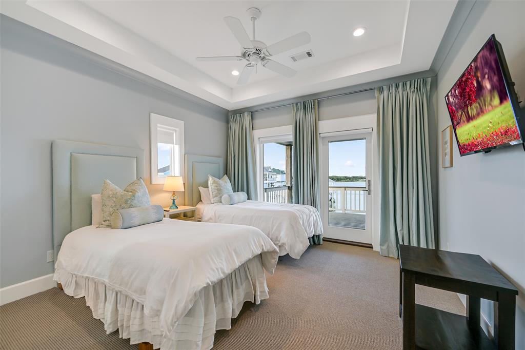 3307 Eckert Drive, Galveston, Texas image 33