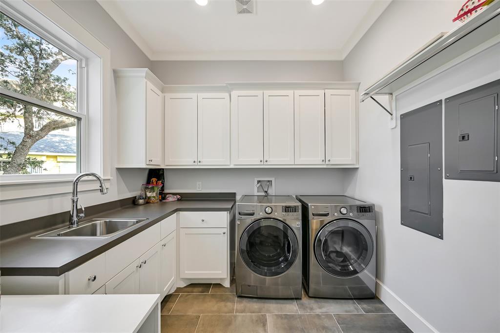 3307 Eckert Drive, Galveston, Texas image 16