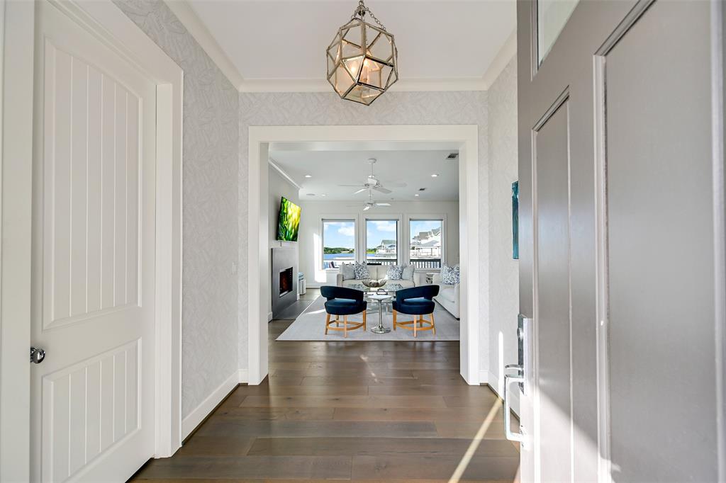3307 Eckert Drive, Galveston, Texas image 2