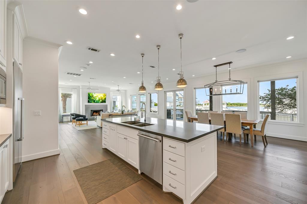 3307 Eckert Drive, Galveston, Texas image 14