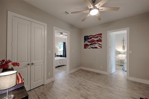 Single Family Residence in Magnolia TX 33502 Walnut Xing Dr 34.jpg