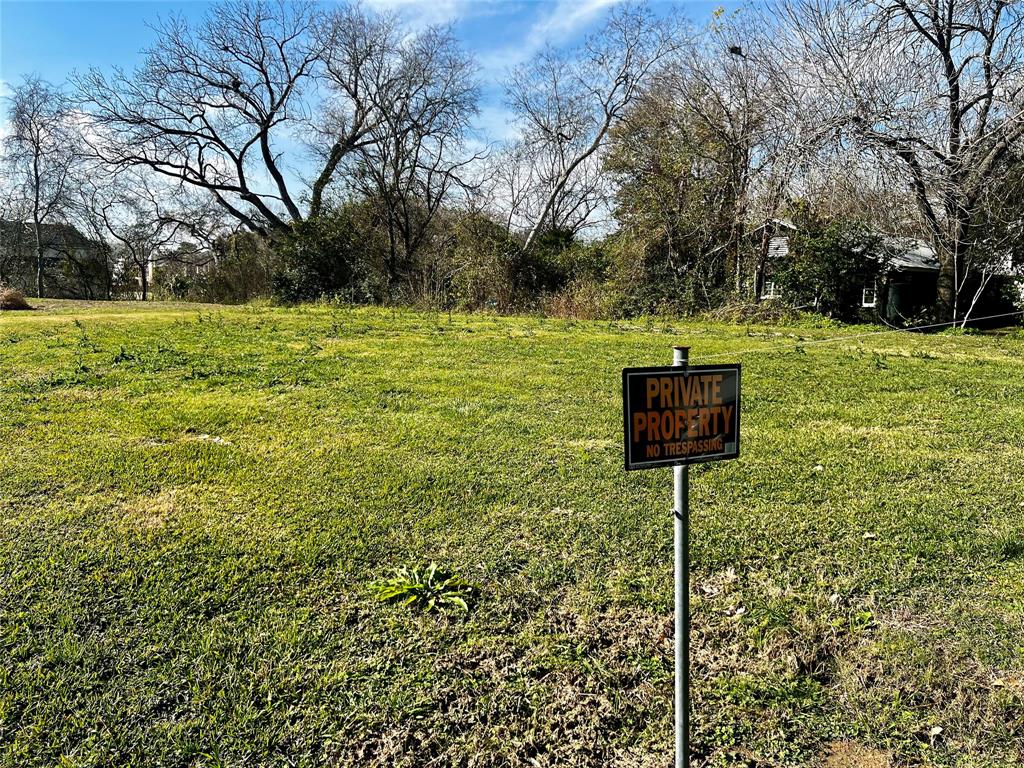 Woodlawn Street, Baytown, Texas image 3