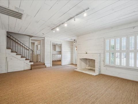 Photo of 2025 W Alabama Street, Houston, TX 77098 (MLS # 89802100)