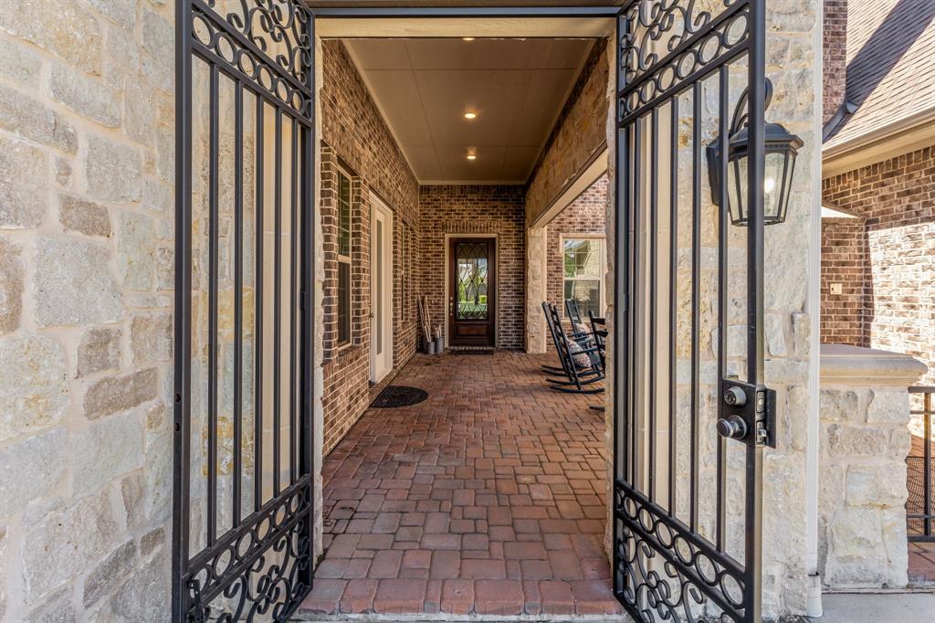 106 S Curly Willow Circle