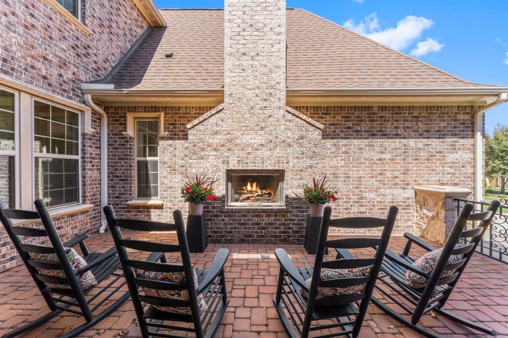 106 S Curly Willow Circle