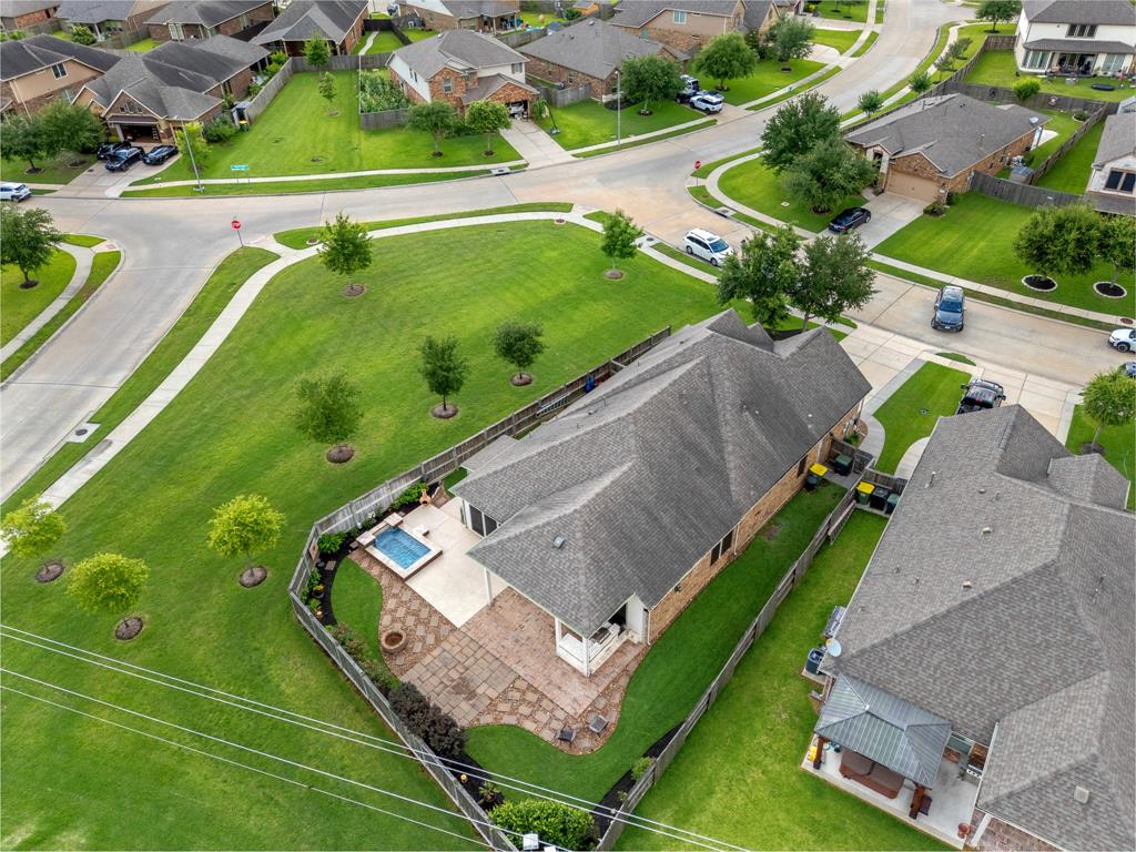 1928 Rushing Meadow Lane, Pearland, Texas image 1