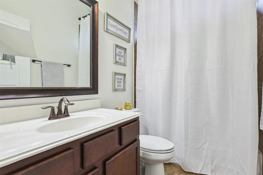 1928 Rushing Meadow Lane, Pearland, Texas image 11