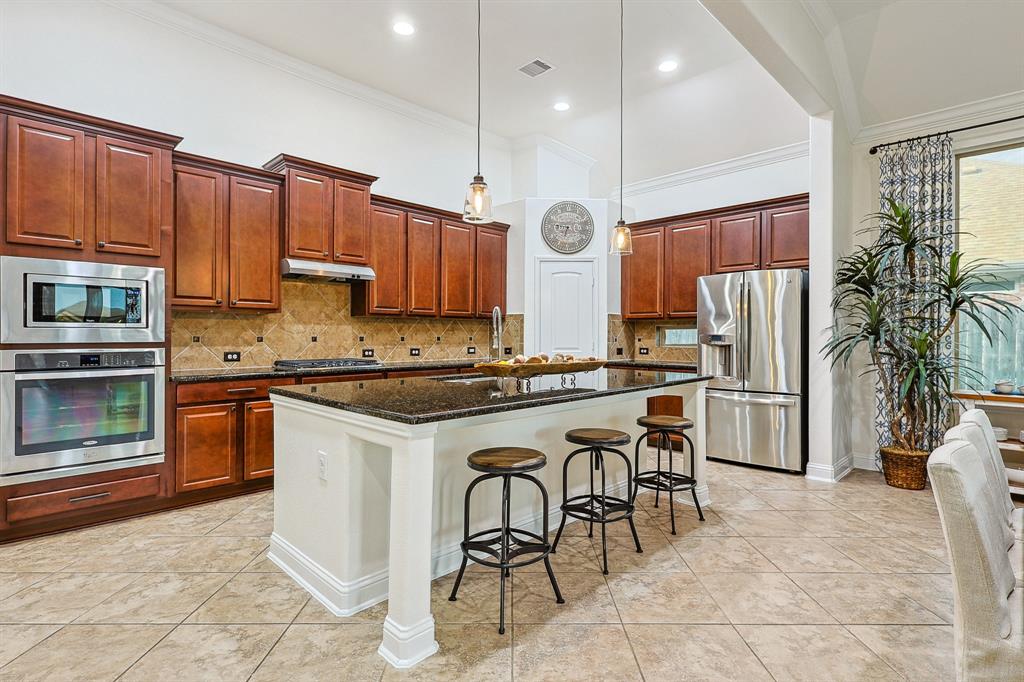1928 Rushing Meadow Lane, Pearland, Texas image 18