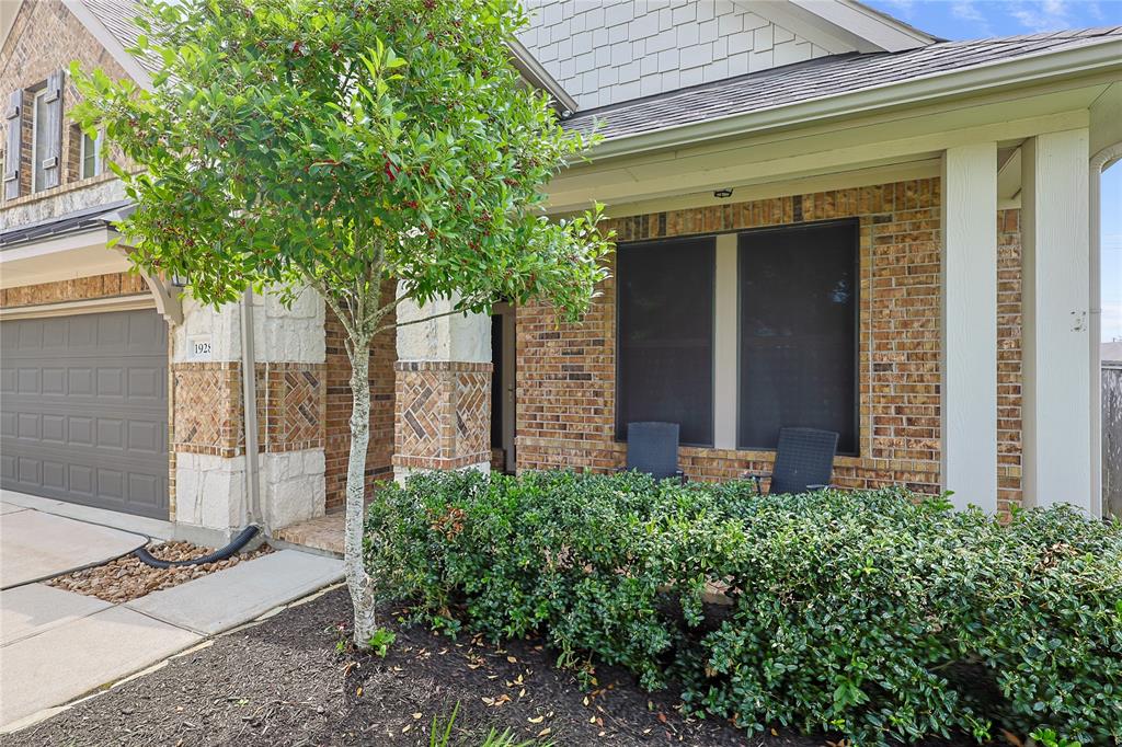 1928 Rushing Meadow Lane, Pearland, Texas image 4
