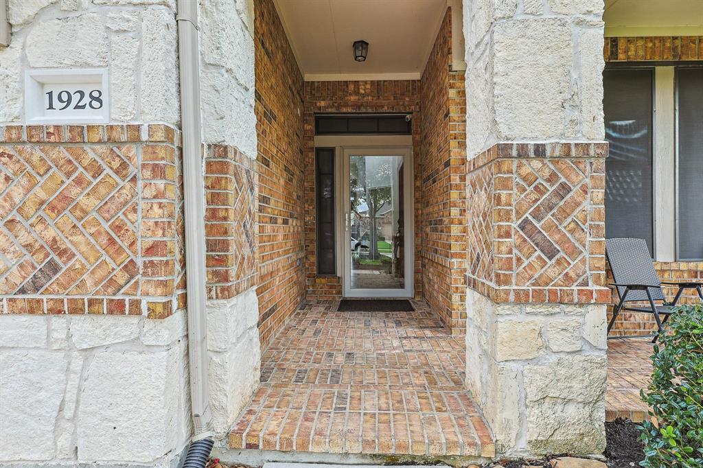 1928 Rushing Meadow Lane, Pearland, Texas image 5