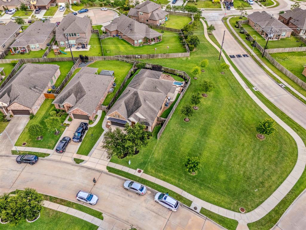 1928 Rushing Meadow Lane, Pearland, Texas image 39