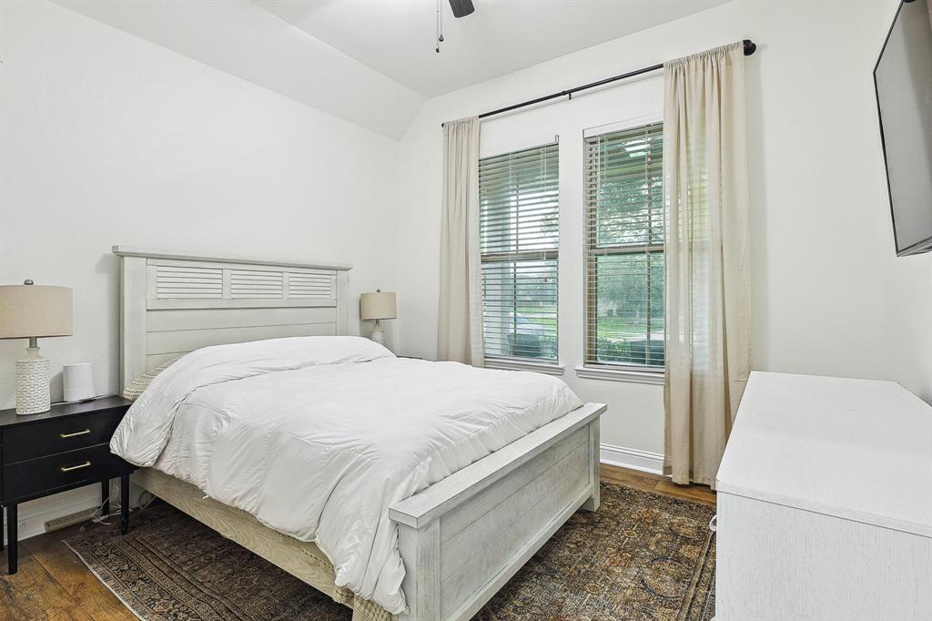 1928 Rushing Meadow Lane, Pearland, Texas image 10