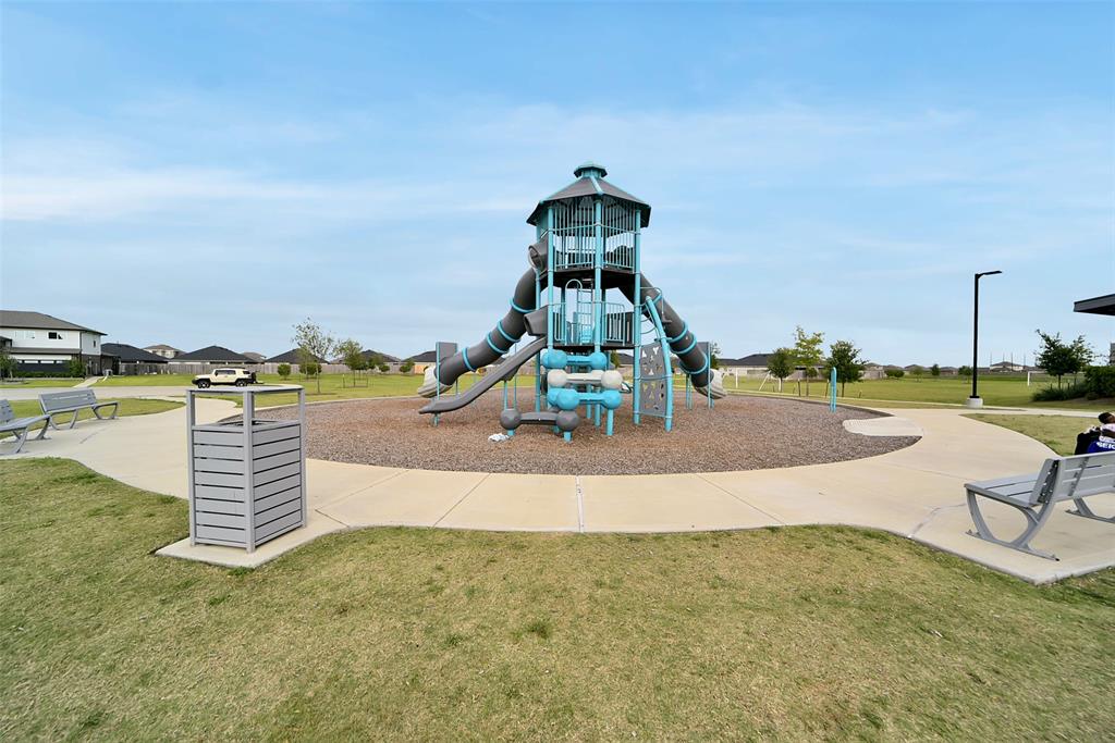 1023 Cattle Chute Court, Rosharon, Texas image 27