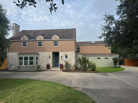716 Church Street Navasota TX 77868