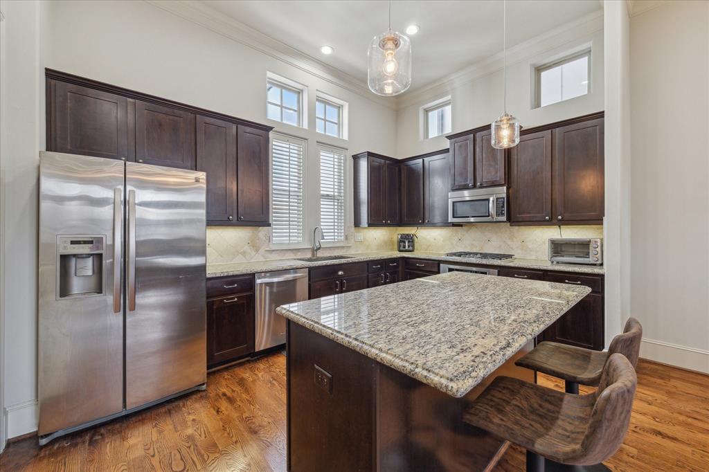 411 W 17th Street #B, Houston, Texas image 2