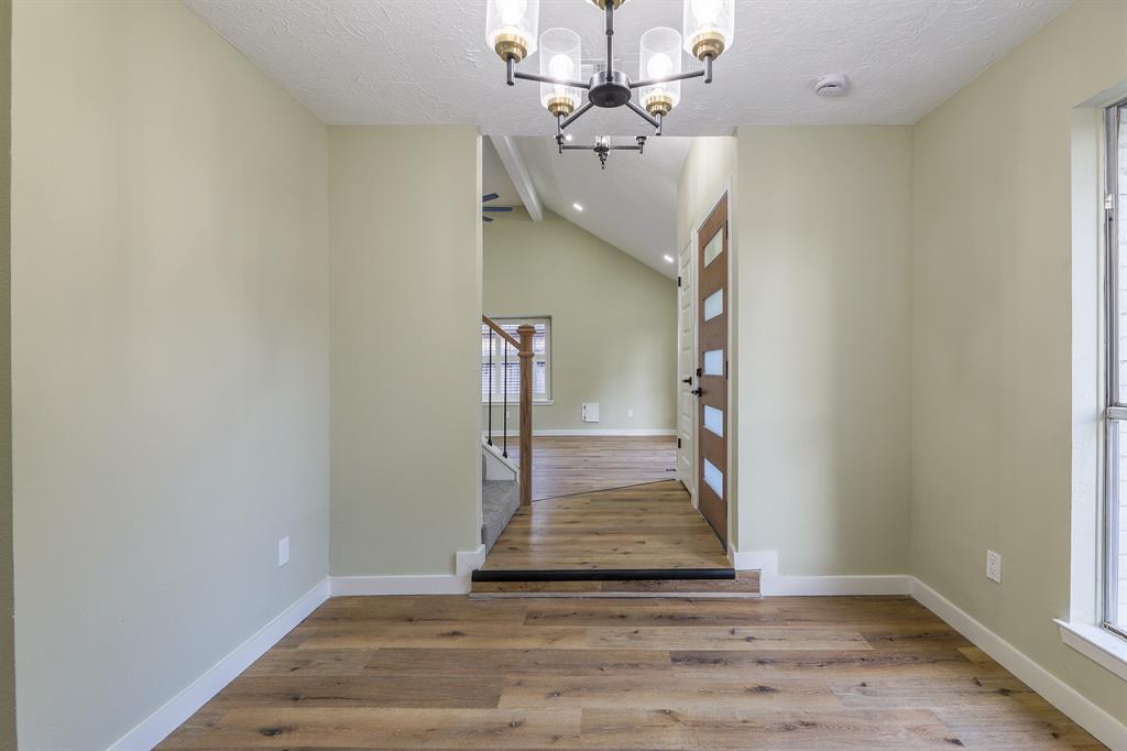 2806 Fir Crest Court, Stafford, Texas image 11