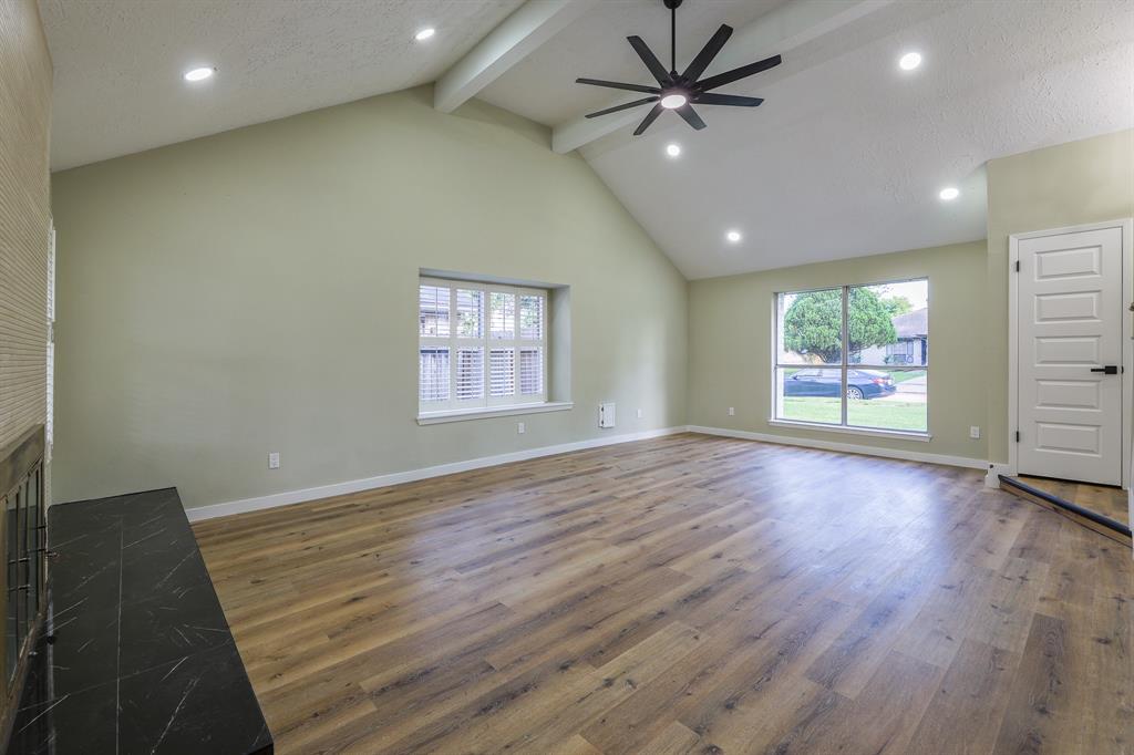 2806 Fir Crest Court, Stafford, Texas image 9