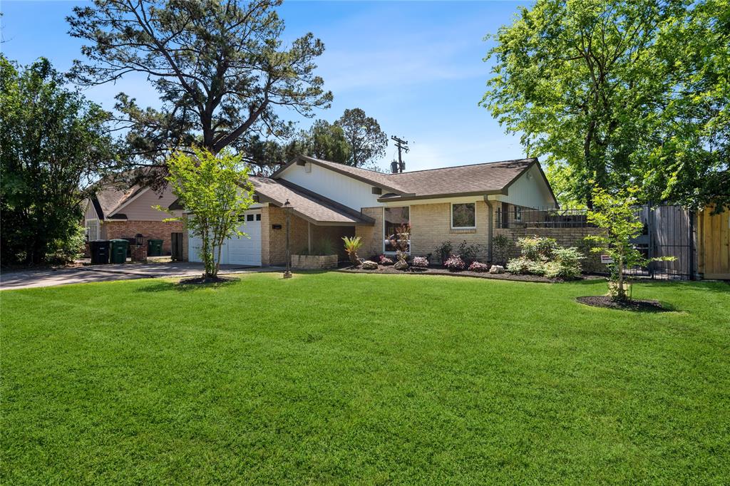 2331 Carleen Road, Houston, Texas image 2