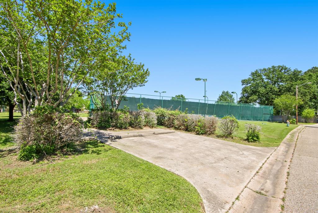 12995 Point Aquarius Boulevard, Willis, Texas image 24