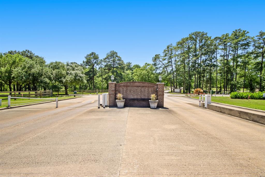 12995 Point Aquarius Boulevard, Willis, Texas image 36
