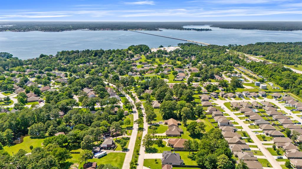 12995 Point Aquarius Boulevard, Willis, Texas image 8
