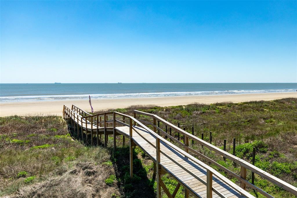 4835 Bluewater Drive, Surfside Beach, Texas image 15