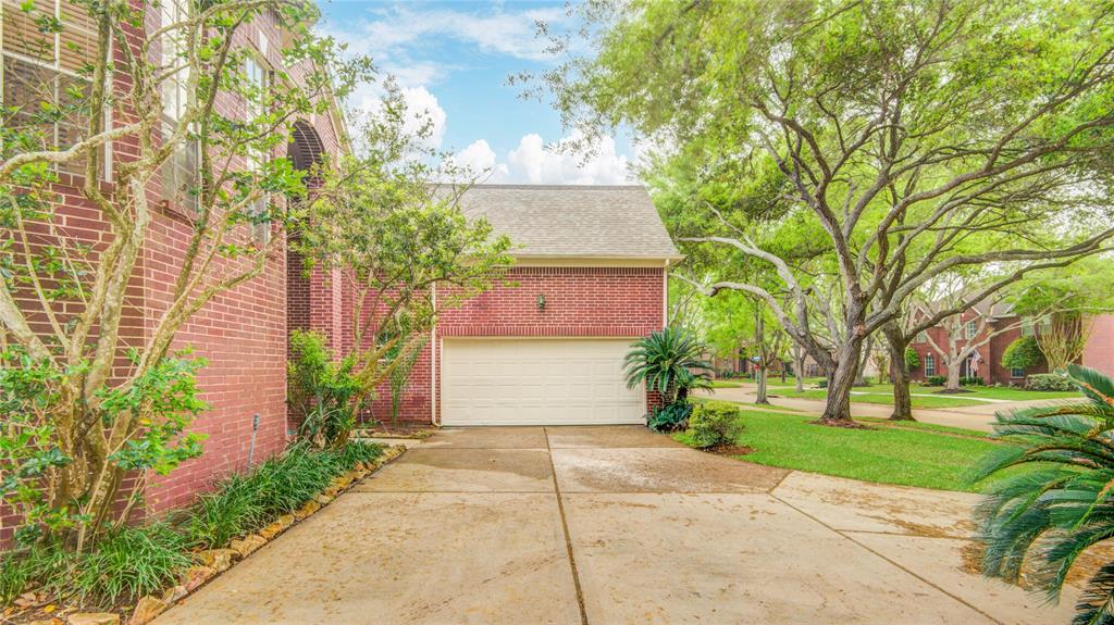 16 Treverstone Court, Sugar Land, Texas image 4