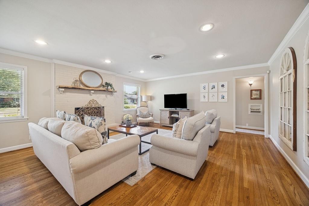 9829 Larston Street, Houston, Texas image 3