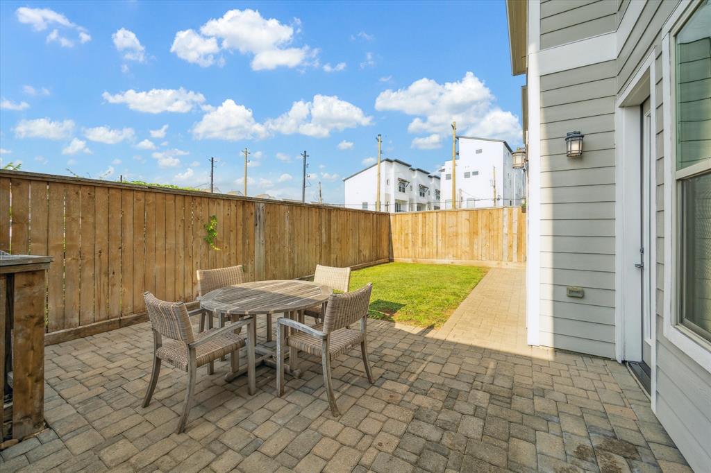 8706 Strongoak Lane, Houston, Texas image 31