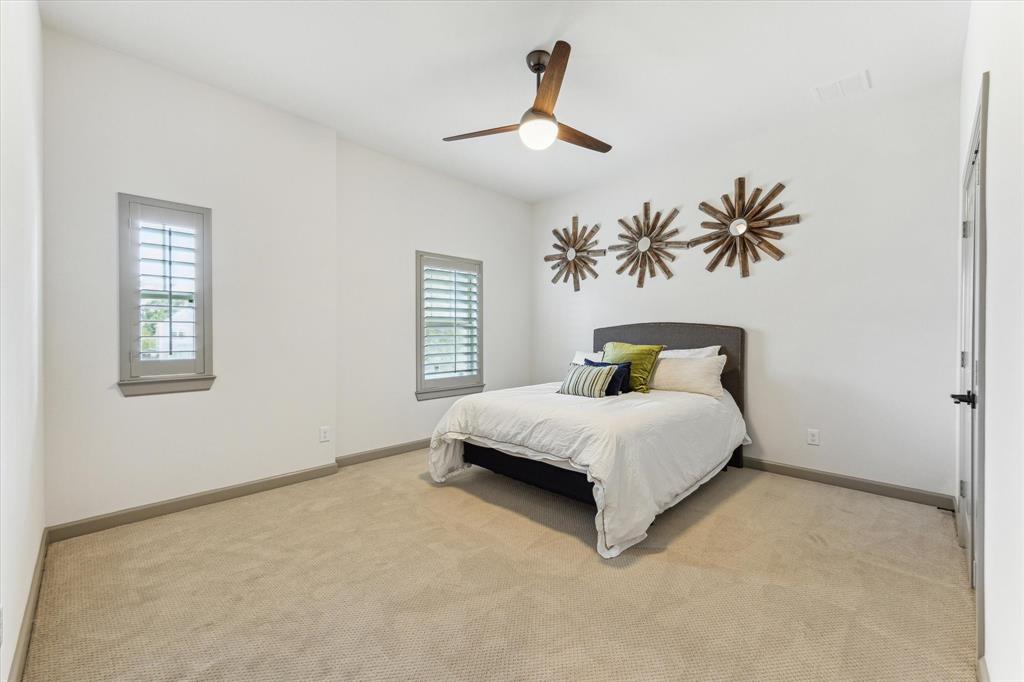 8706 Strongoak Lane, Houston, Texas image 23