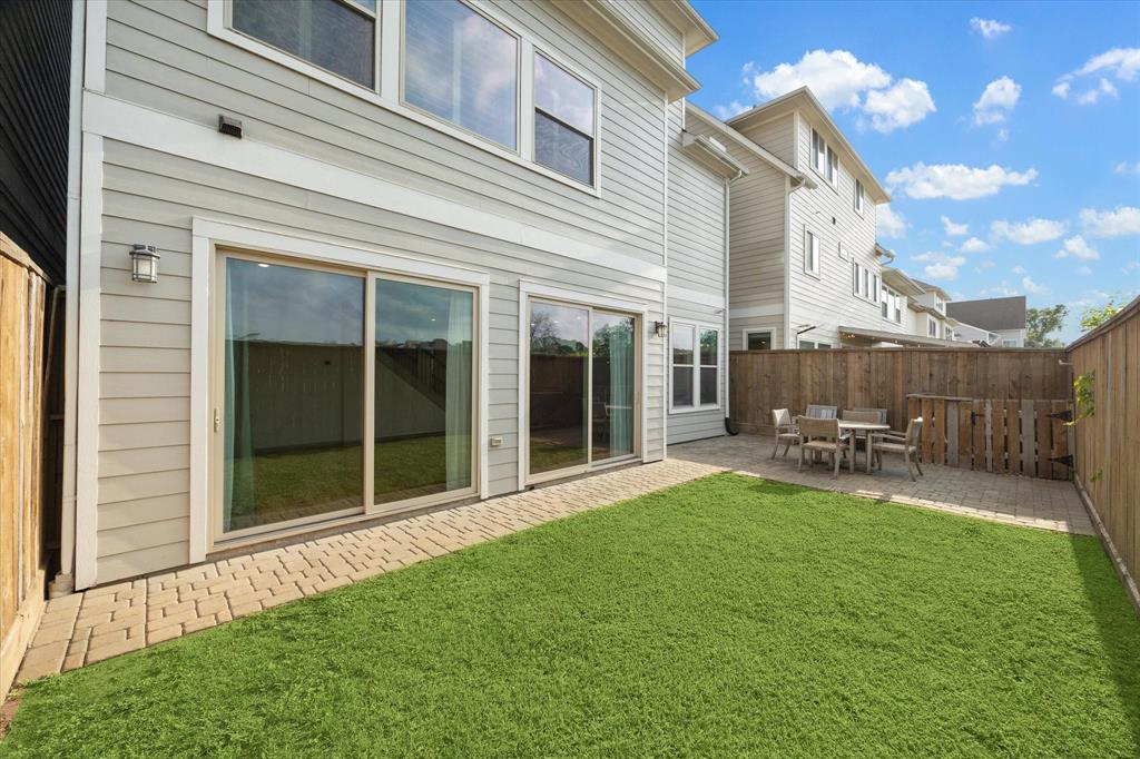 8706 Strongoak Lane, Houston, Texas image 32