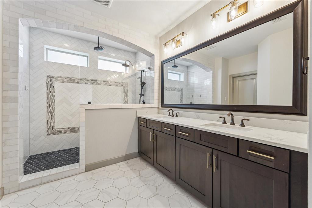 8706 Strongoak Lane, Houston, Texas image 21