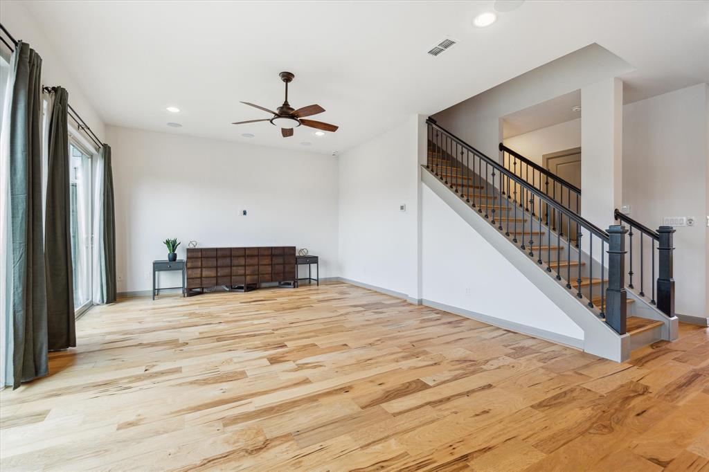 8706 Strongoak Lane, Houston, Texas image 13