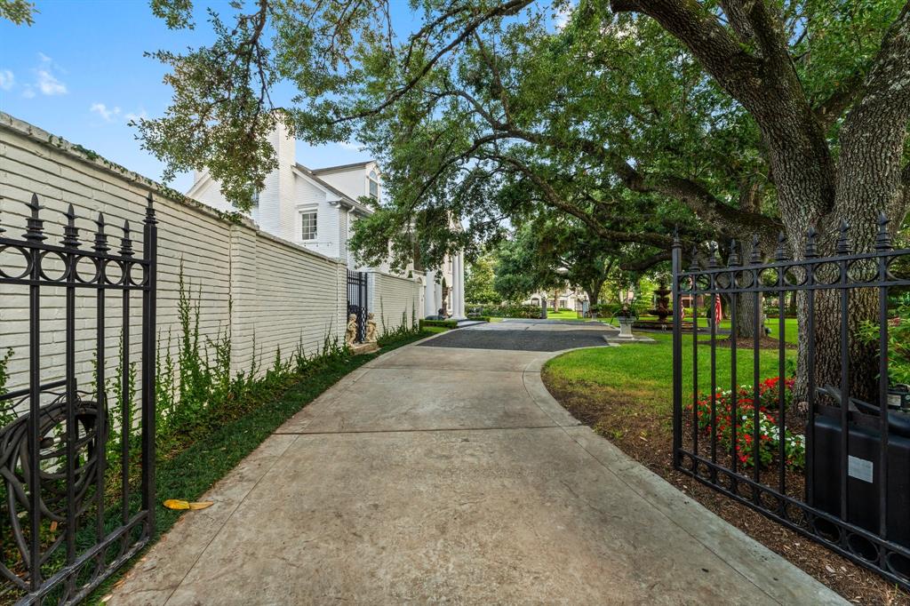 1561 Kirby Drive