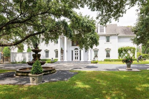 1561 Kirby Drive Houston TX 77019