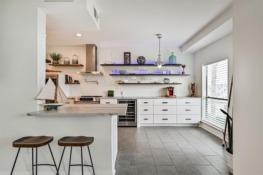 455 Mariners Drive, Kemah, Texas image 20