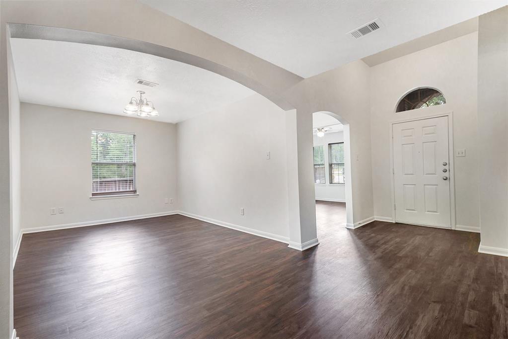 900 Summer Wood Boulevard, Conroe, Texas image 4