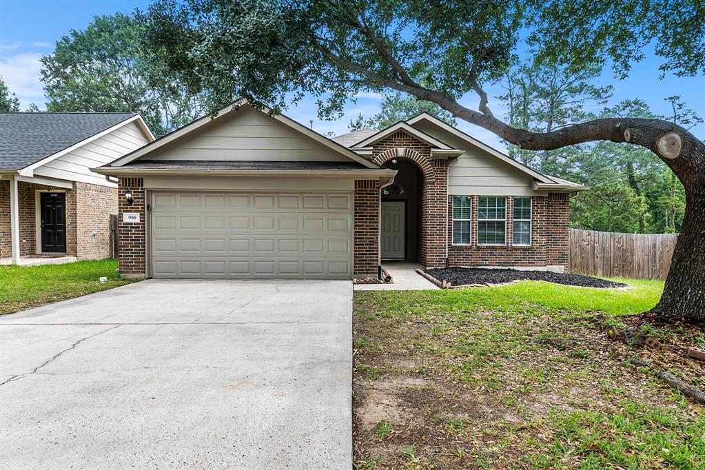 900 Summer Wood Boulevard, Conroe, Texas image 1