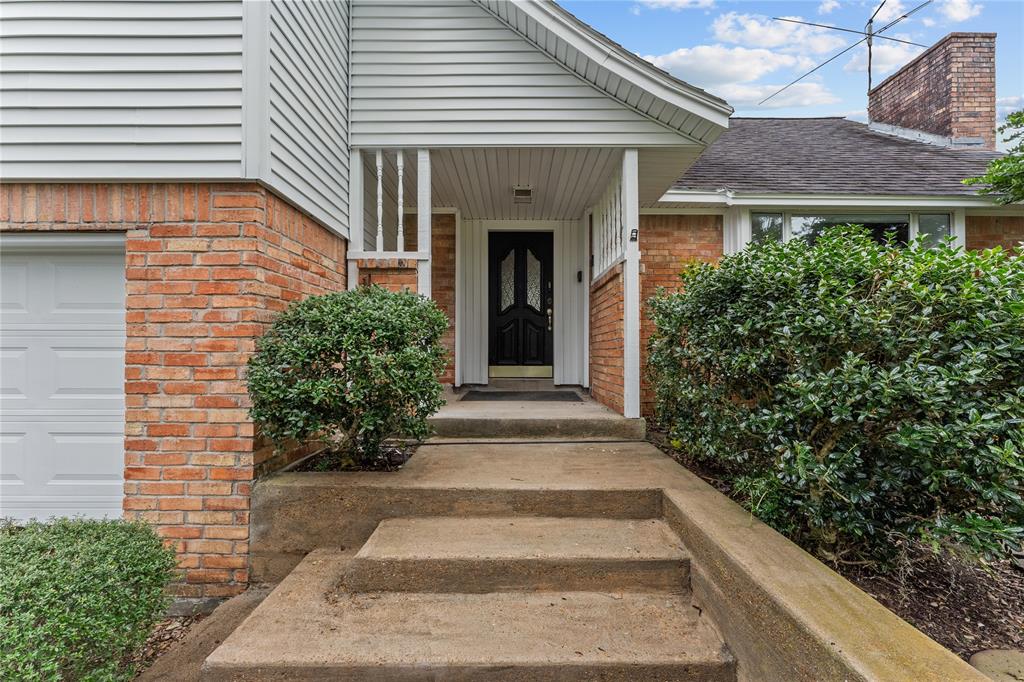 108 Woodland Road, Lake Jackson, Texas image 2