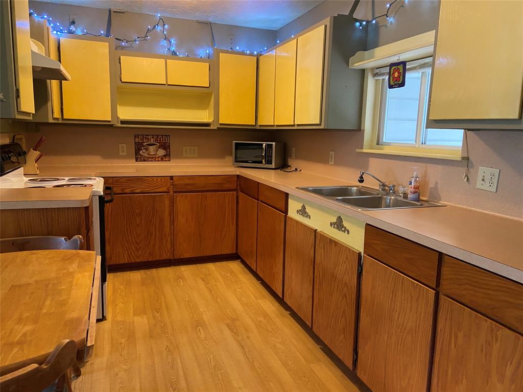 321 Broken Arrow Trail Trail, Goodrich, Texas image 19