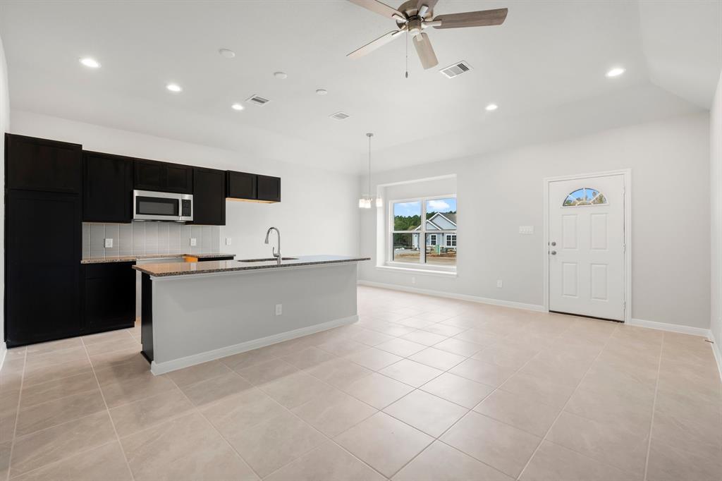 11885 East Gate Drive Dr, Willis, Texas image 4