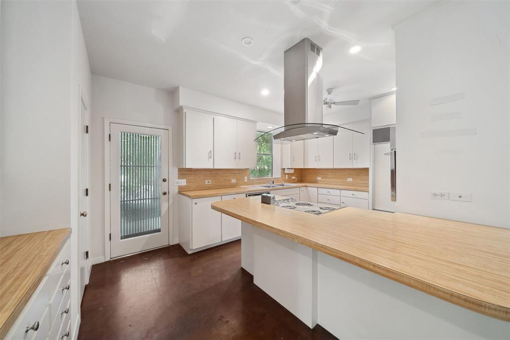 2503 Lake Gardens Court, Houston, Texas image 10