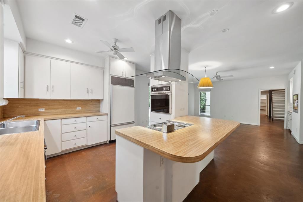 2503 Lake Gardens Court, Houston, Texas image 12