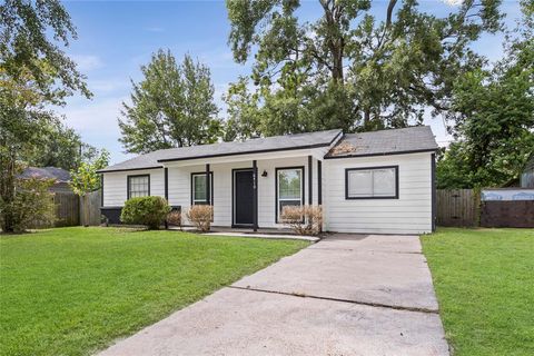 Photo of 6410 Hartwick Road, Houston, TX 77016 (MLS # 37614797) Photo of 6410 Hartwick Road, Houston, TX 77016 (MLS # 37614797)