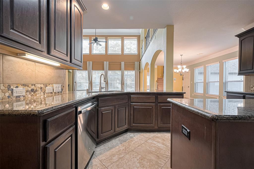 11306 Longmire Creek Court, Conroe, Texas image 13