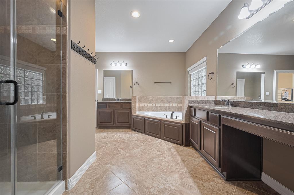 11306 Longmire Creek Court, Conroe, Texas image 19