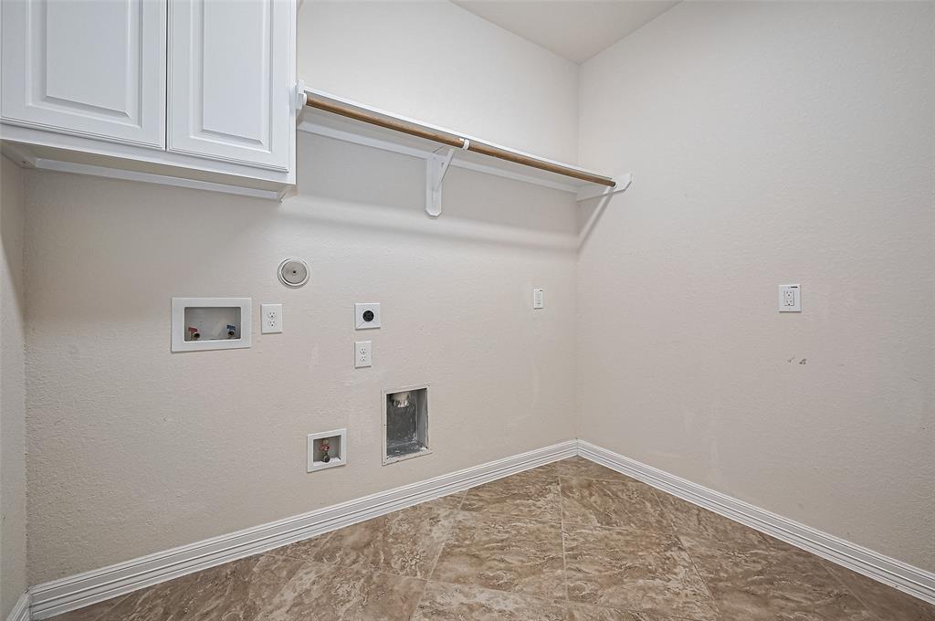 11306 Longmire Creek Court, Conroe, Texas image 15