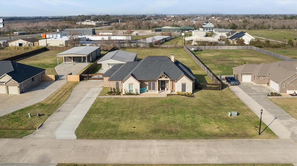 4527 Pineloch Bayou Drive, Baytown, Texas image 2